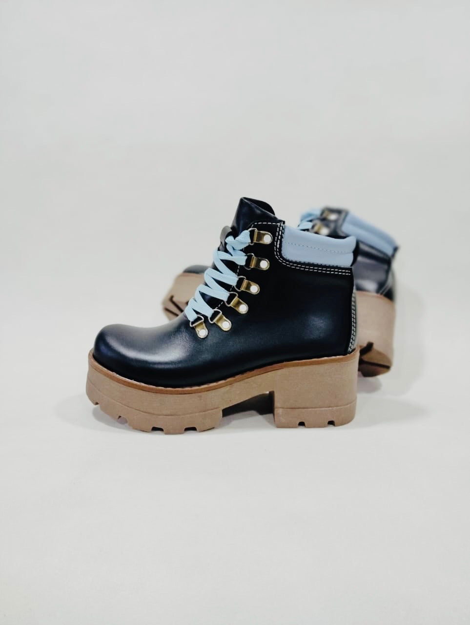Botin rosy black n blue - juanfranko zapatos