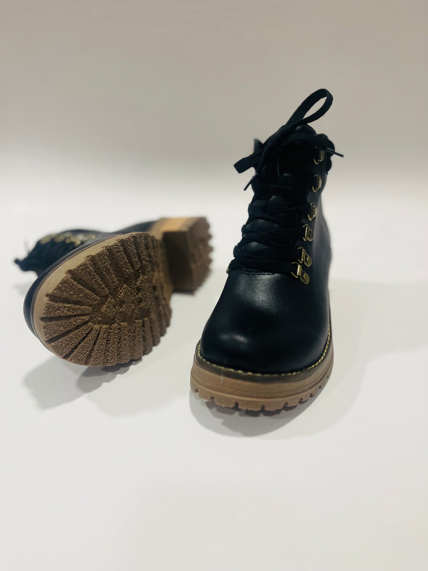 Botin de cuero liso black - Calidad y estilo para pies exigentes - juanfranko zapatos