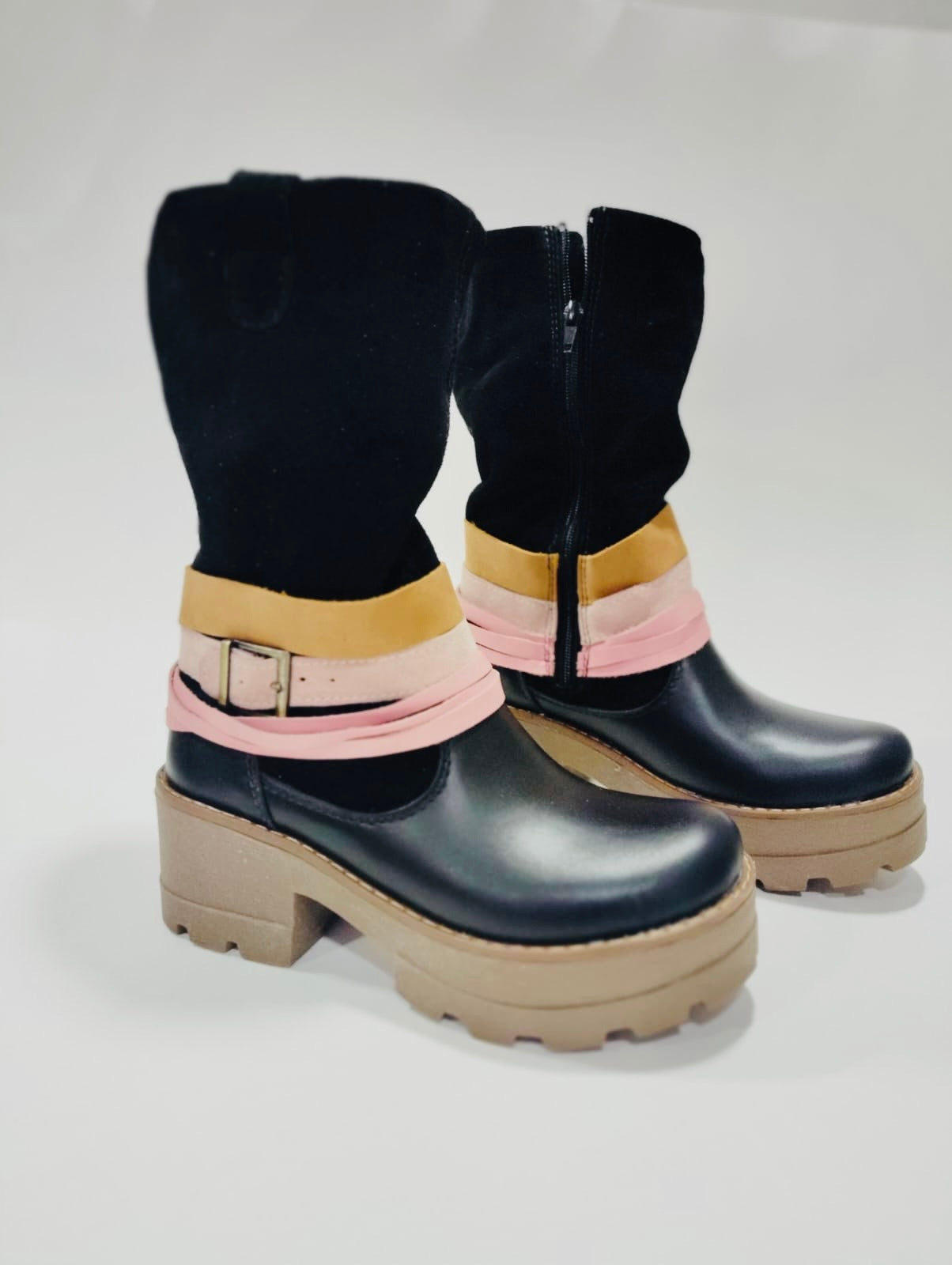 1Bota cuero liso caña reno correas rosa pastel