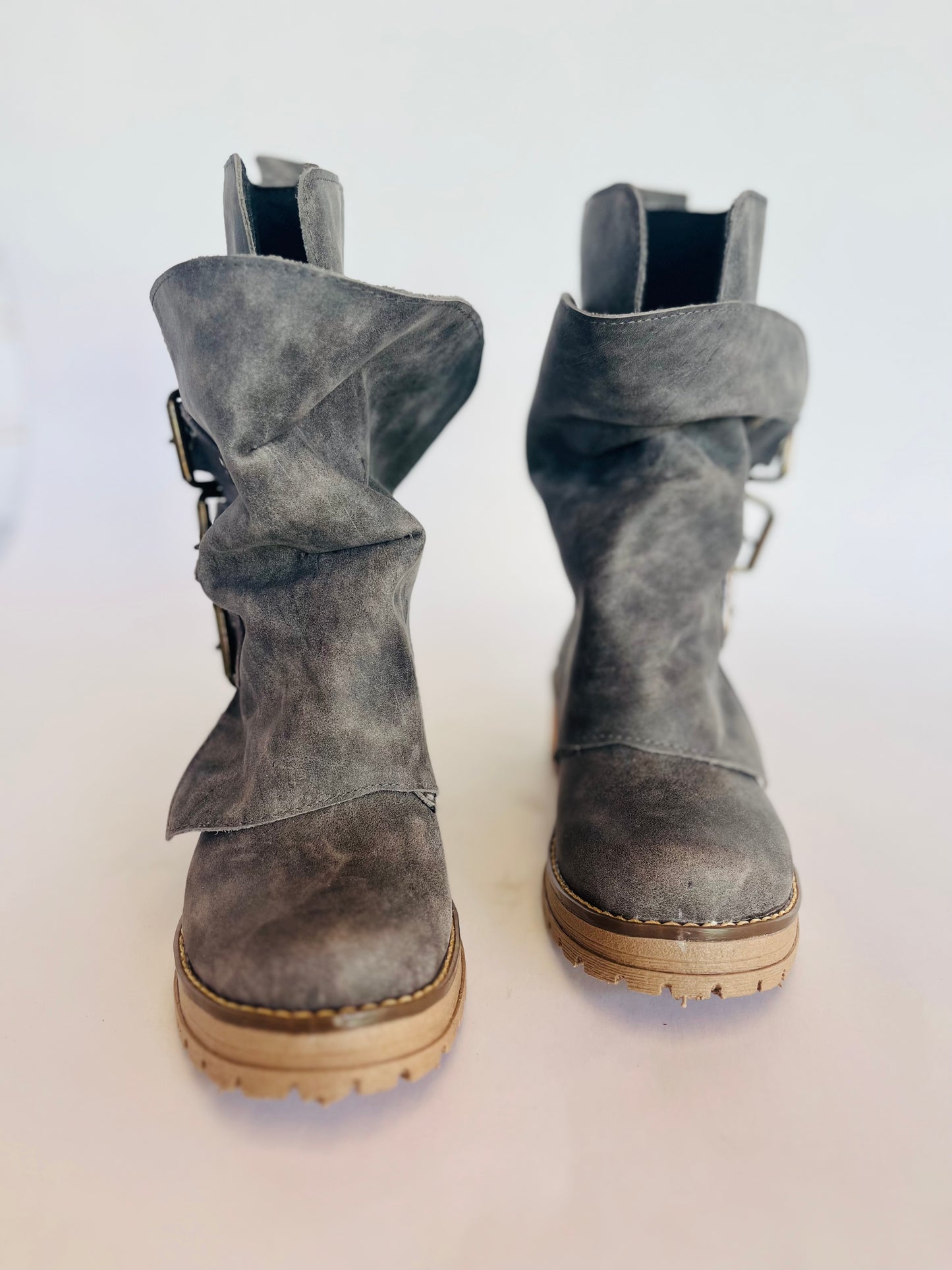 1 Bota de cuero perla gris - juanfranko zapatos