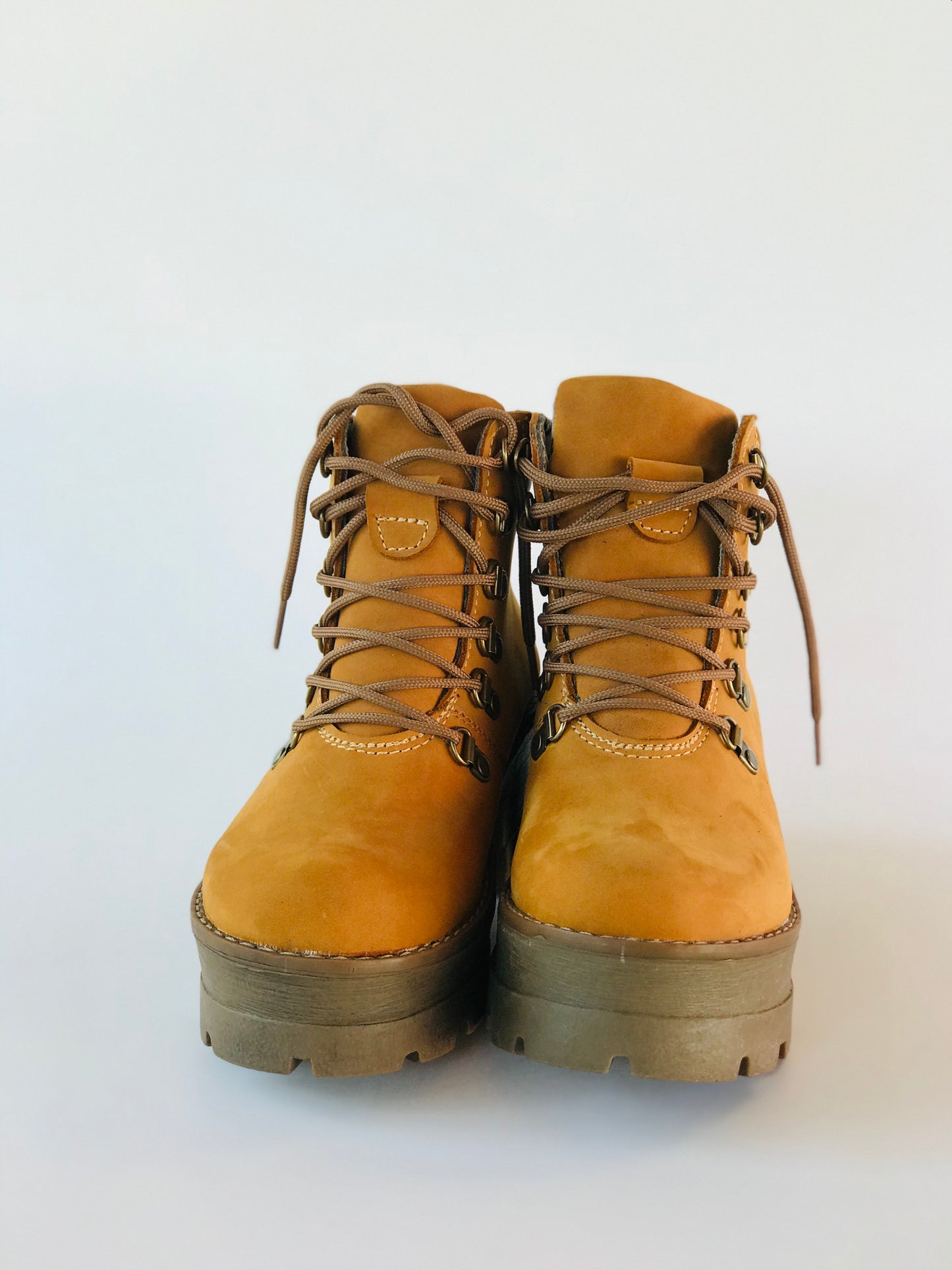 botin de cuero Rosy camel t/200 - juanfranko zapatos