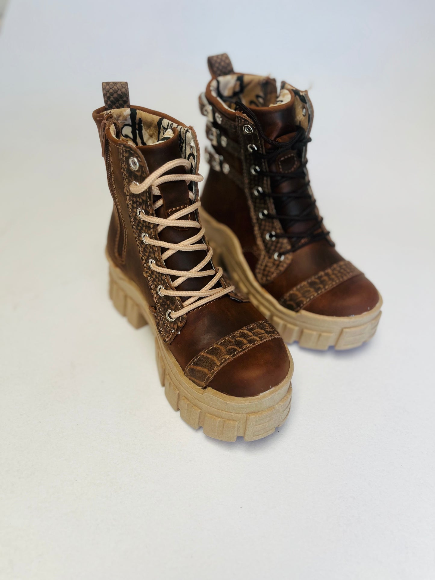 Botin de cuero Amy brown - juanfranko zapatos