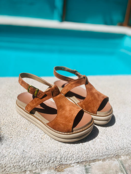 Sandalia de cuero  bmp camel completa - juanfranko zapatos