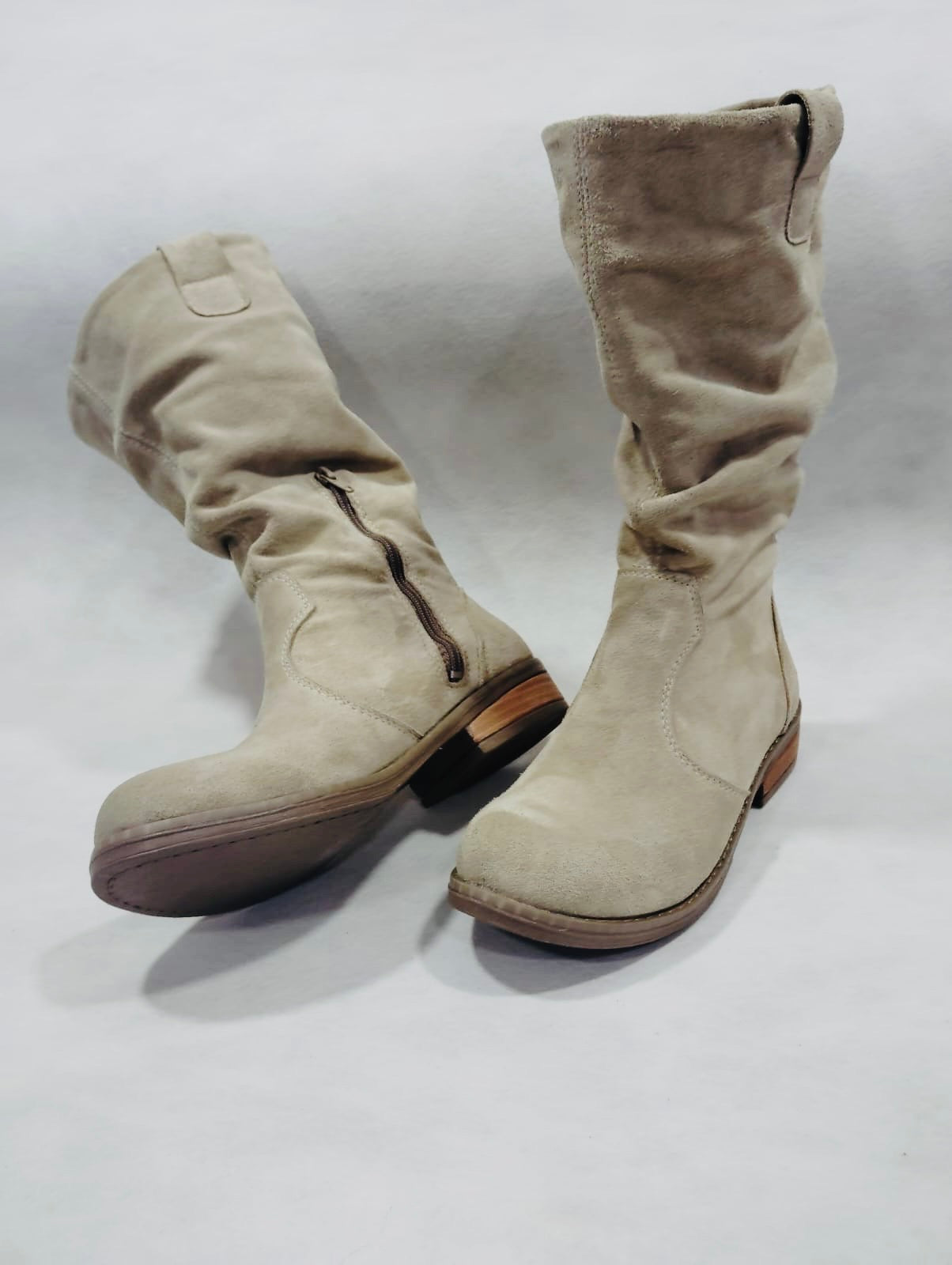 Bota de cuero reno color arena - Calzado cómodo y estilo para cualquier época - juanfranko zapatos