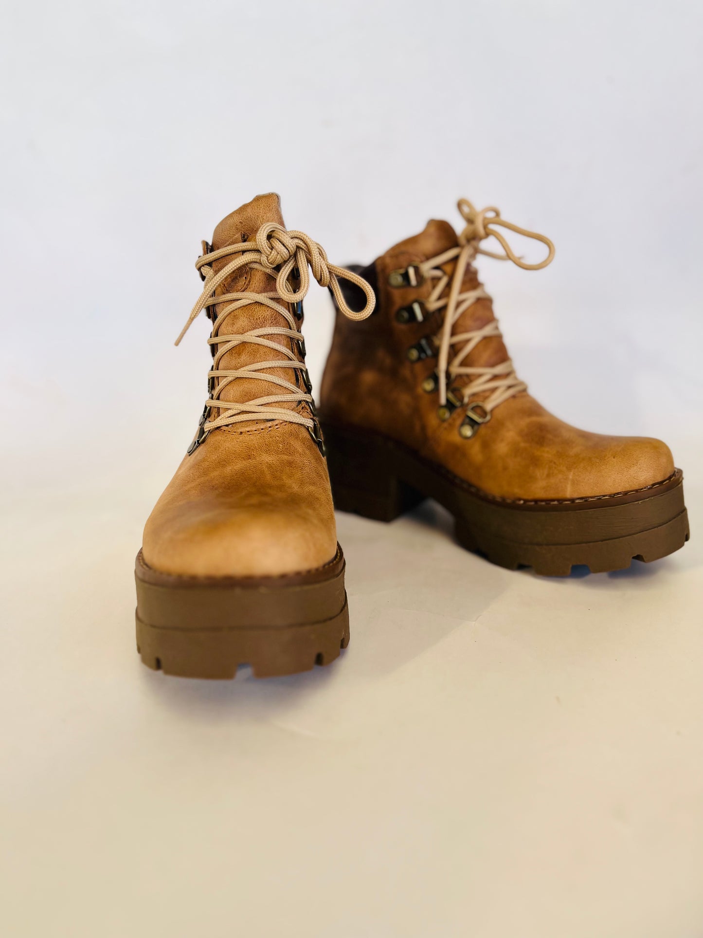 A1botin de cuero rosy camel óxido t6,5 - juanfranko zapatos