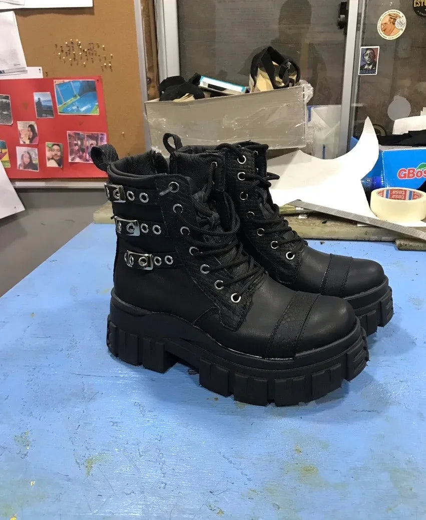 Botin de Cuero Mujer Negro Amy - Diseño Reptil