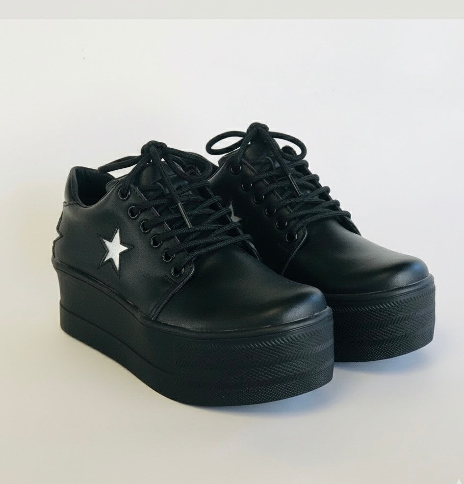 Zapatilla de cuero negro silver star