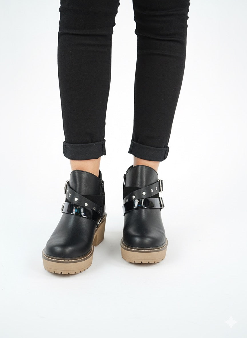 Botin cuero liso negro t/isidora - juanfranko zapatos