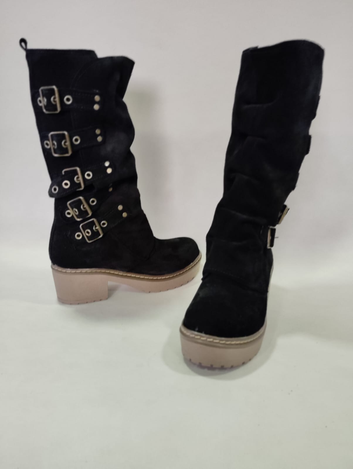 Bota perla cuero reno negro edición especial 35 cm 5 hebillas premium