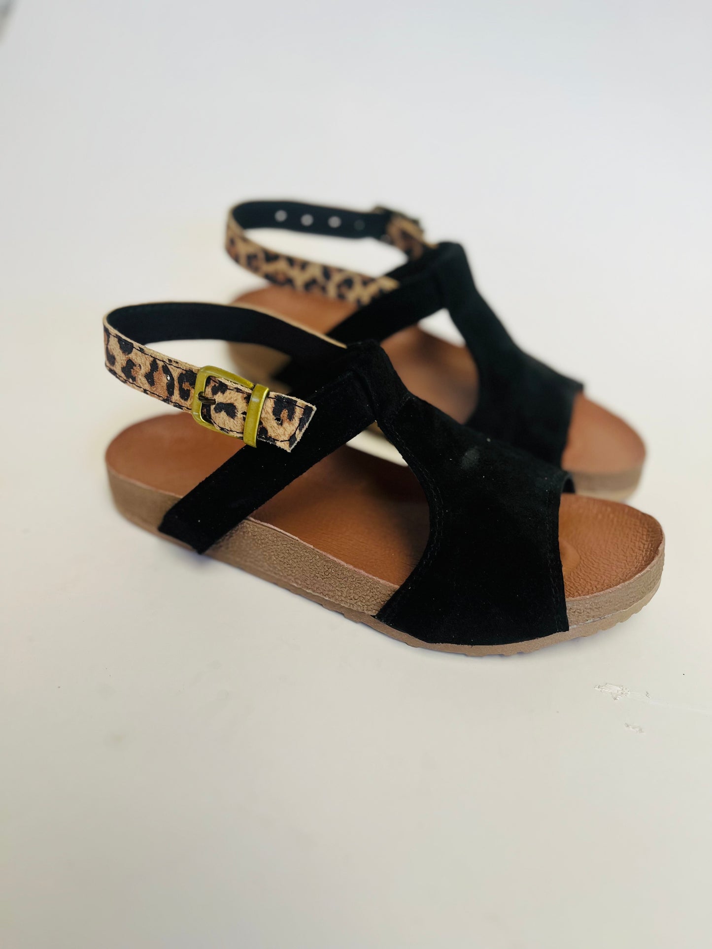 Sandalia de cuero mujer plana - juanfranko zapatos
