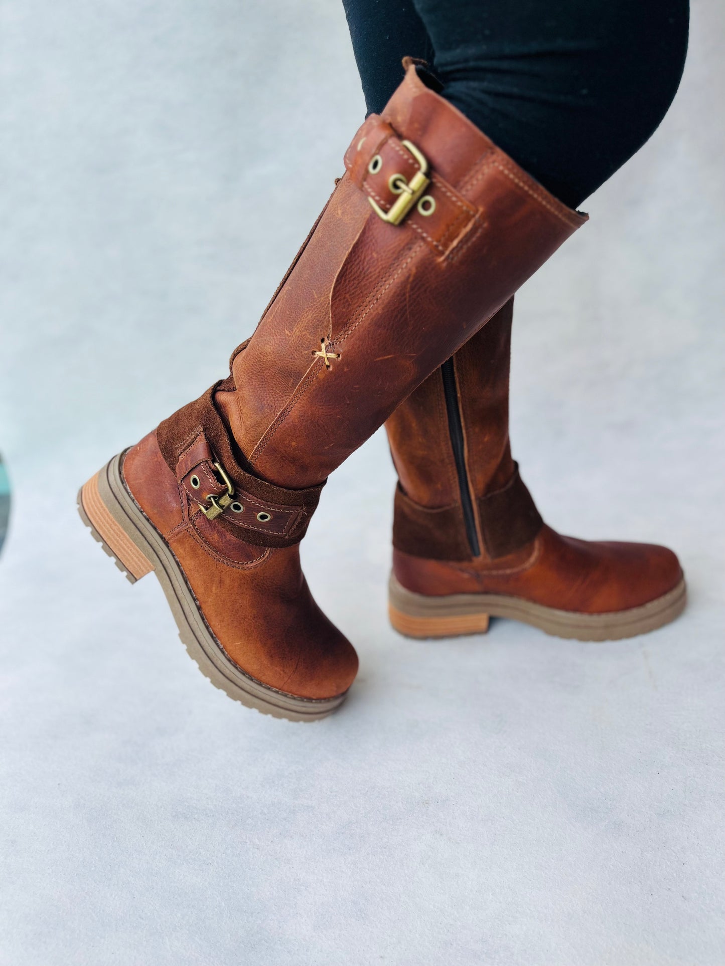 bota de cuero flowter cafe cobre completa