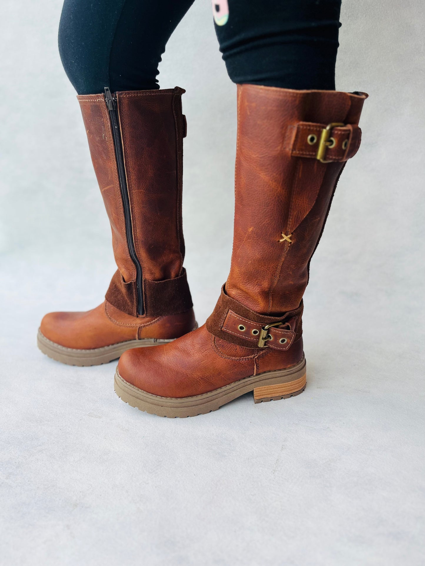 bota de cuero flowter cafe cobre completa