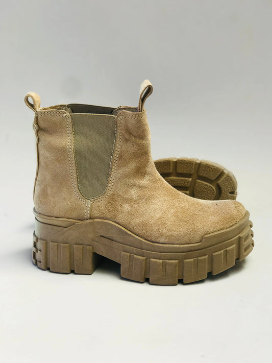Botin de cuero reno chelsea beige - juanfranko zapatos