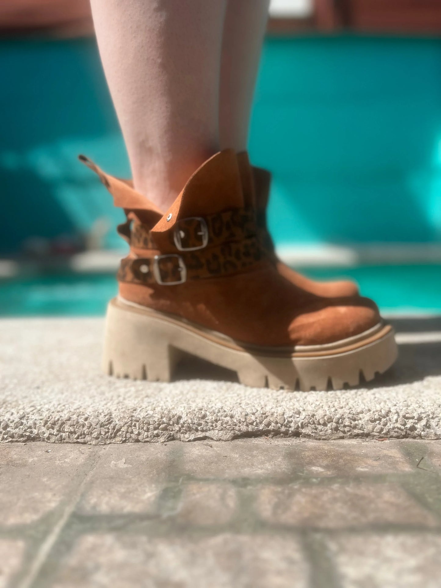 Botin de cuero verano reno camel - juanfranko zapatos