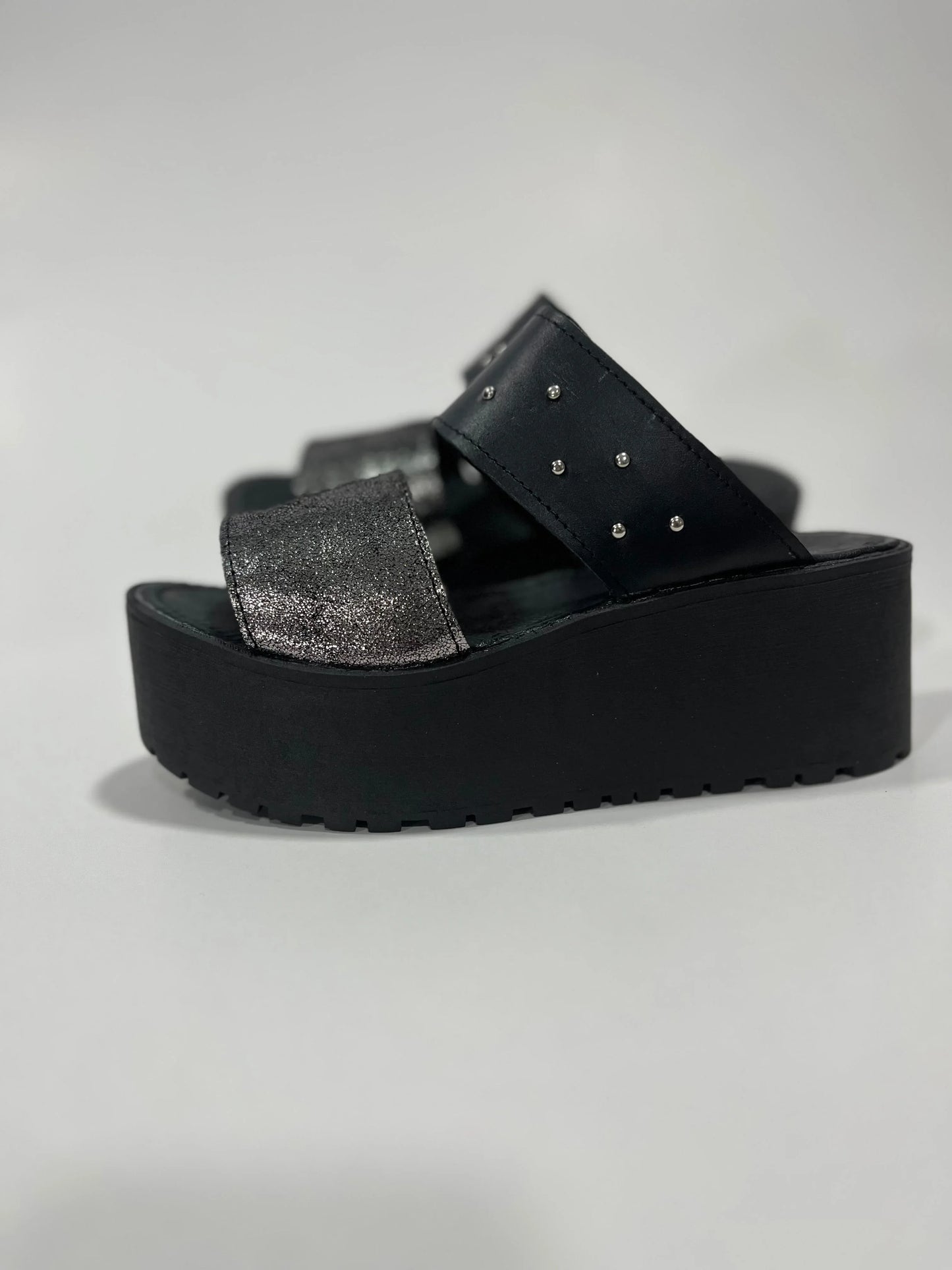 Sandalia 2 cueros suela de goma (Crespita - juanfranko zapatos