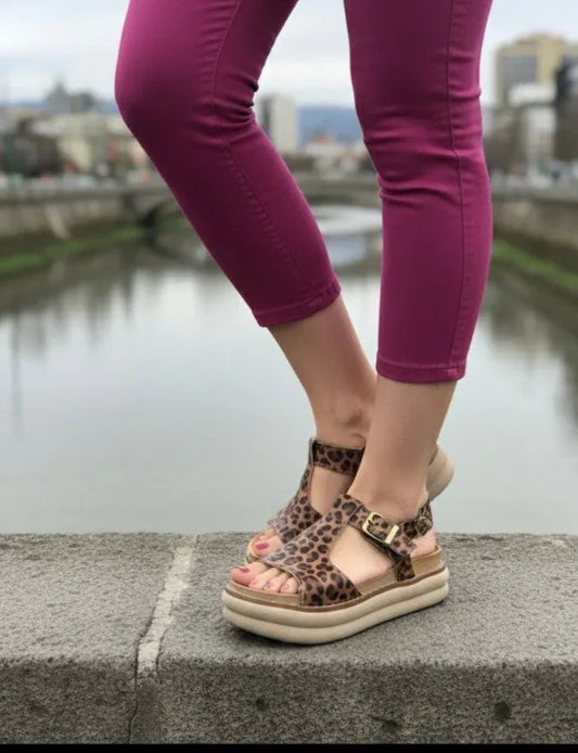 Sandalia cuero animal print leopardo - juanfranko zapatos