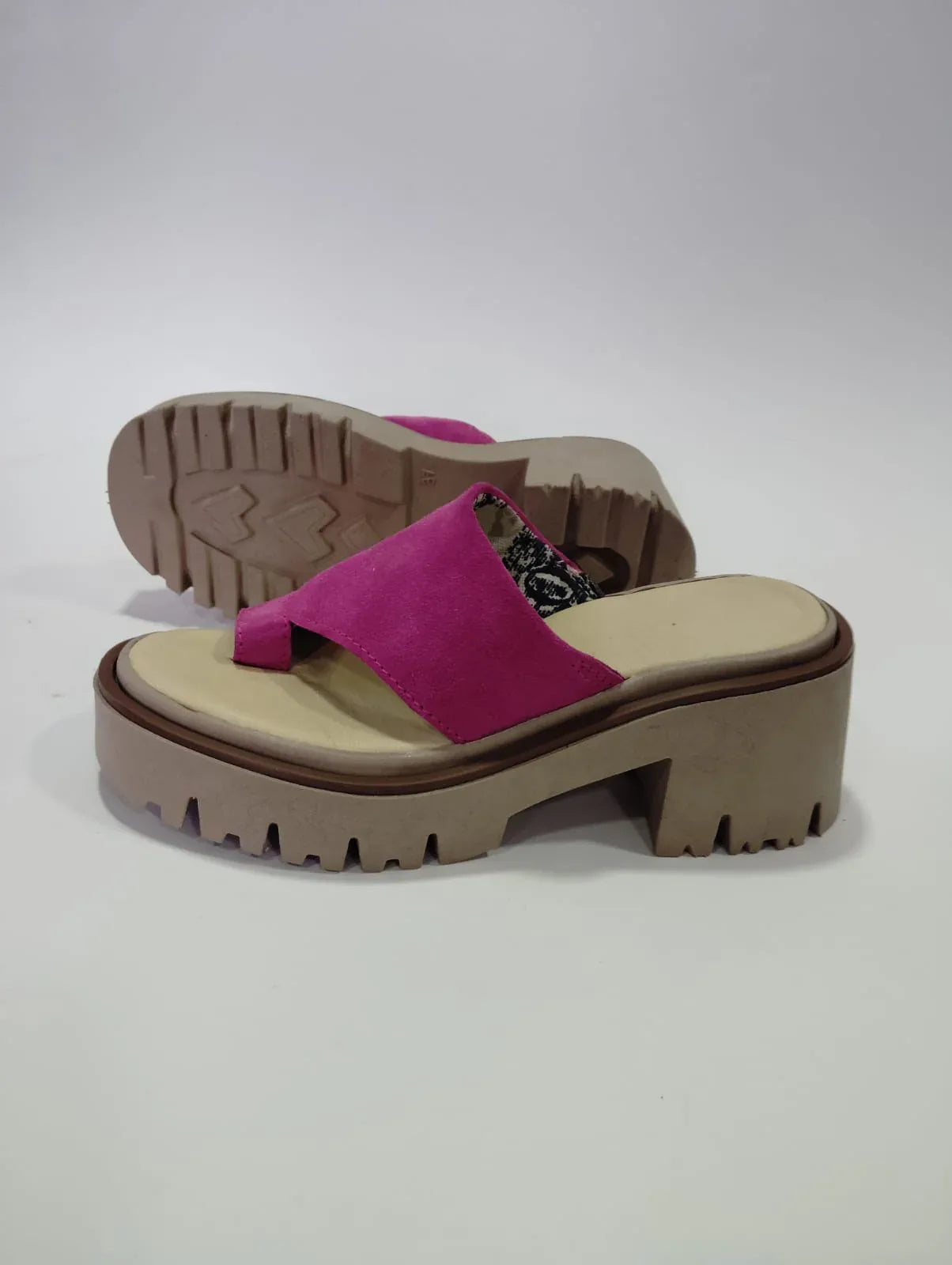 Sandalia de cuero reno natural fuccia slide chunky - juanfranko zapatos
