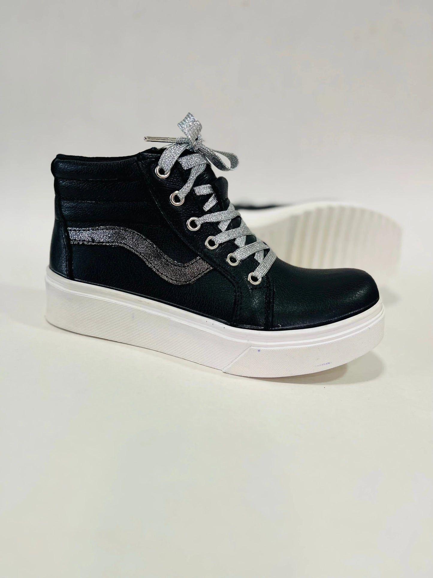 Zapatilla de Cuero Negro Mujer Flowter - Cordones Ajustables Suela Antideslizante - juanfranko zapatos