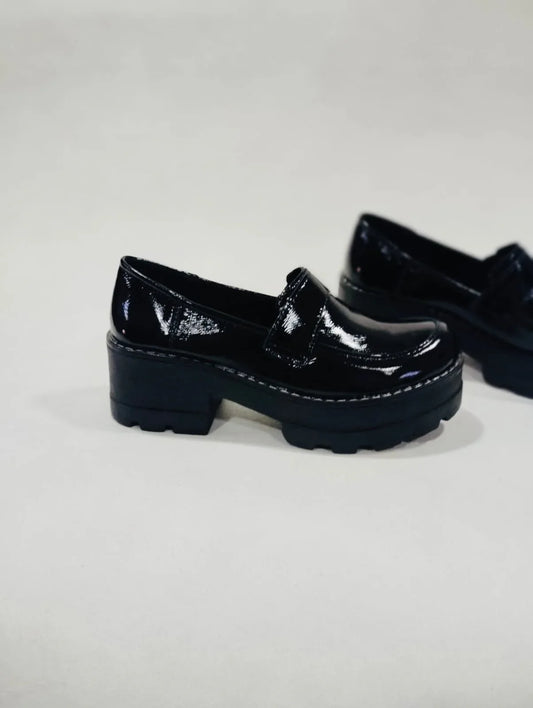 Zapato mocasin de cuero richato (charol) negro - juanfranko zapatos