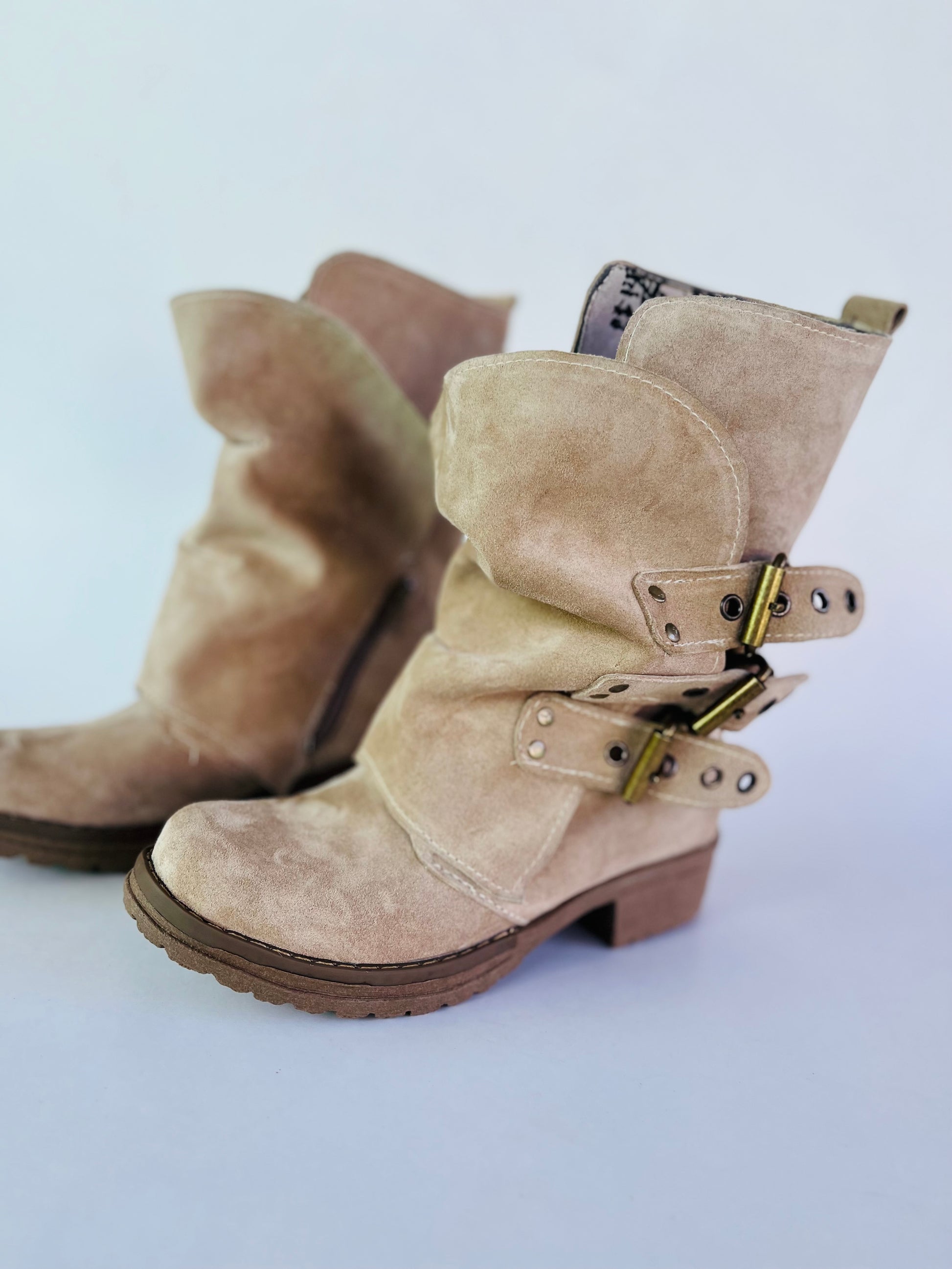 Bota de cuero perla arena reno suela baja - juanfranko zapatos