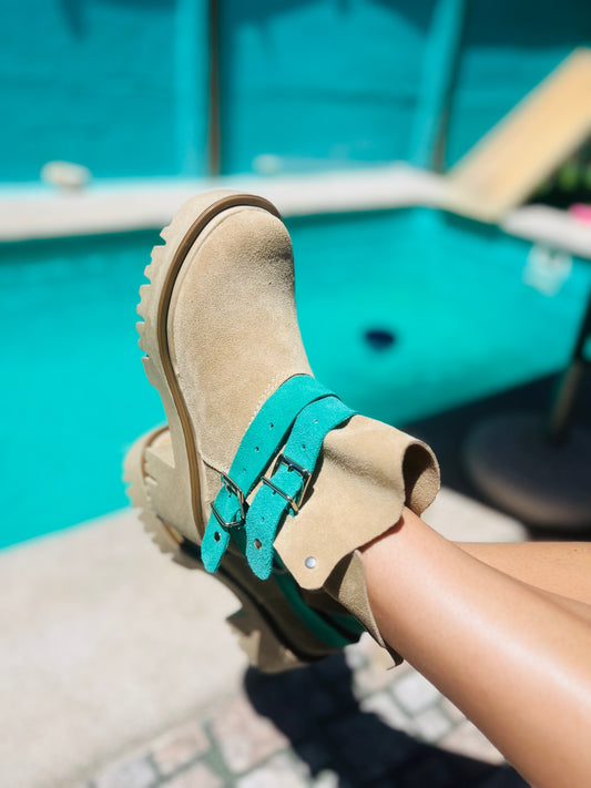 Botín verano de Cuero Reno Natural Mujer - Hebillas Metálicas Artesanal