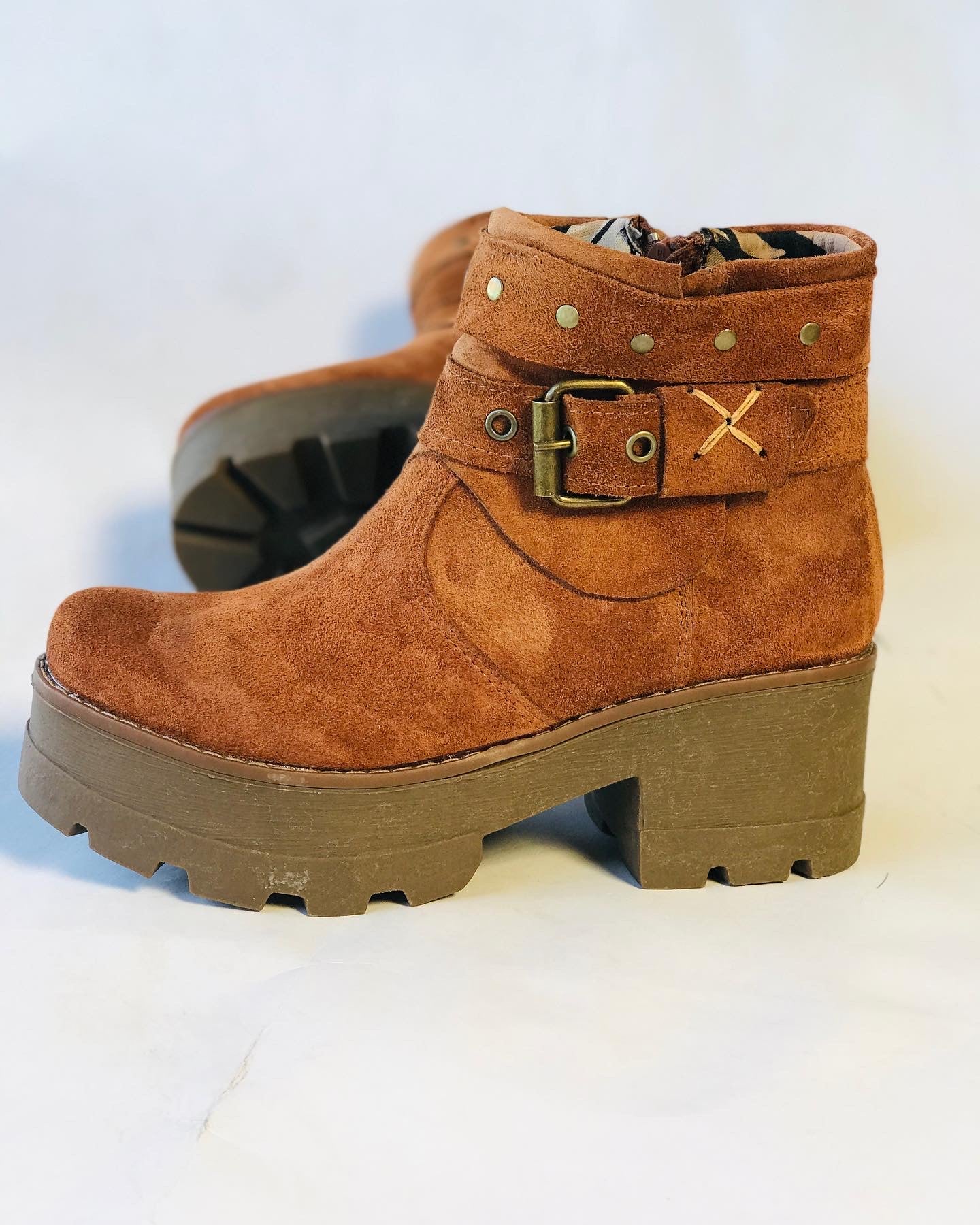 Botin de cuero reno x camel - juanfranko zapatos