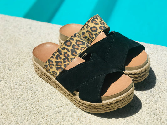 Sandalia de cuero reno x animal print - juanfranko zapatos