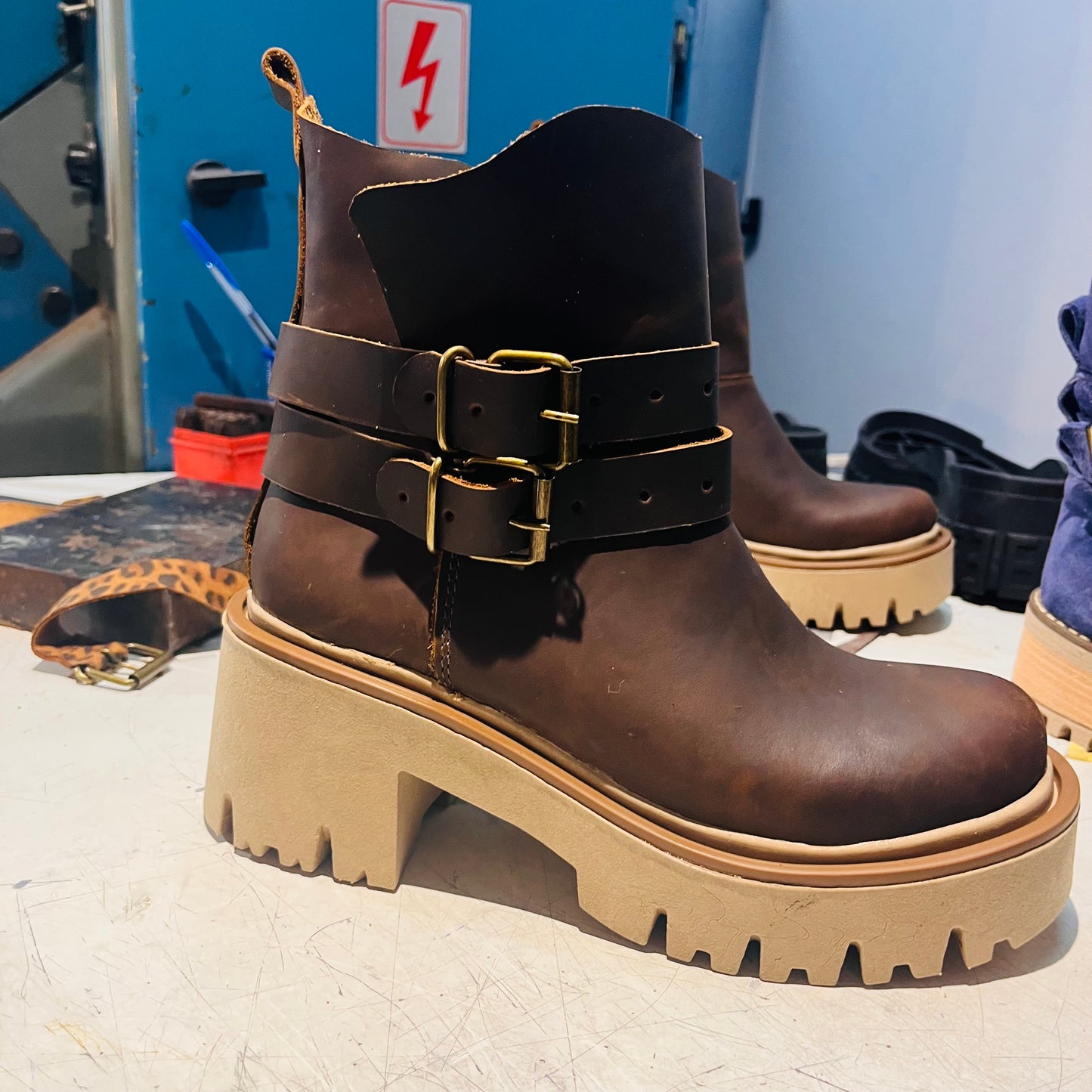 Botin cuero graso correas intercambiables resistente al agua