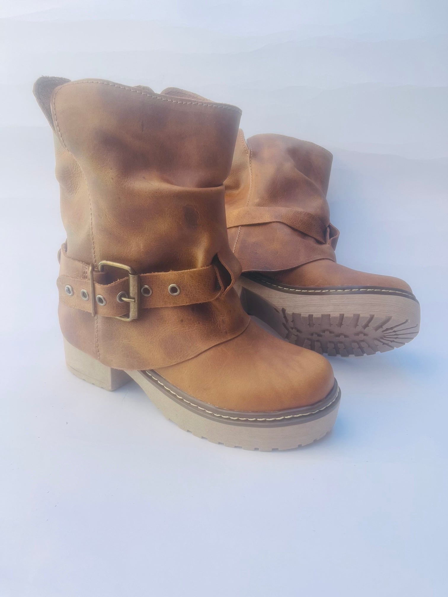 bota de cuero wallett camel - juanfranko zapatos