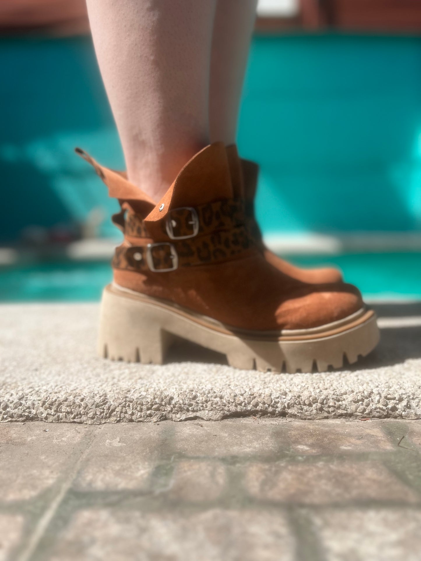Botin de cuero verano reno camel - juanfranko zapatos