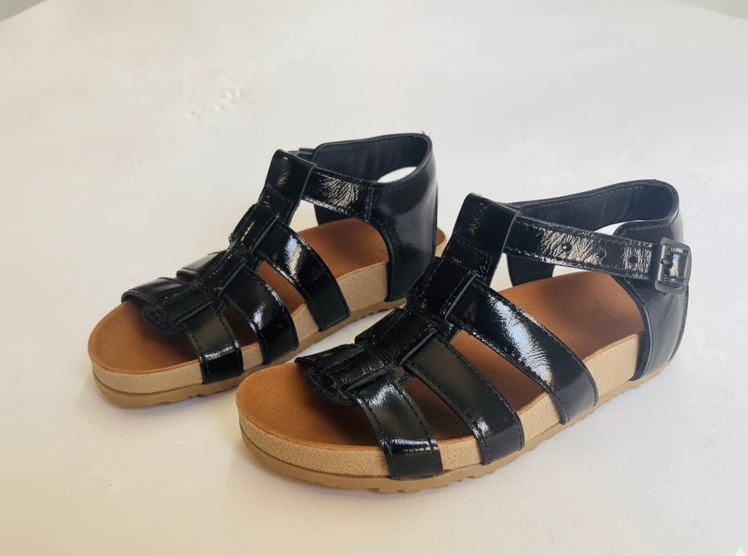 Sandalia cuero richatto negro suela baja