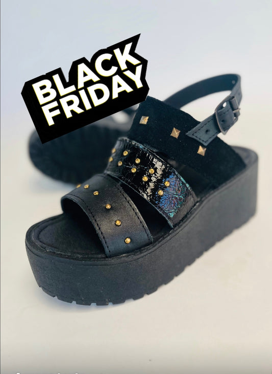 Sandalia 3 Cueros Tachas Black Mujer Plataforma