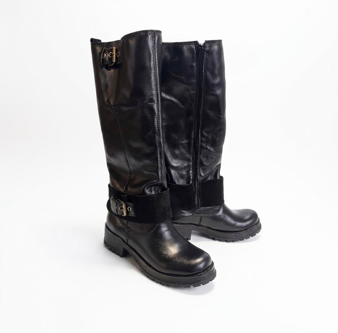 Bota ajustable all black cuero y reno