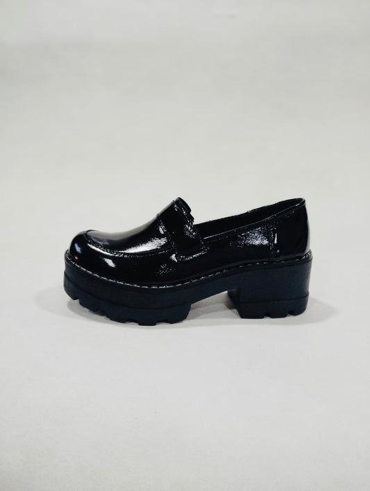 Zapato mocasin de cuero richato (charol) negro - juanfranko zapatos