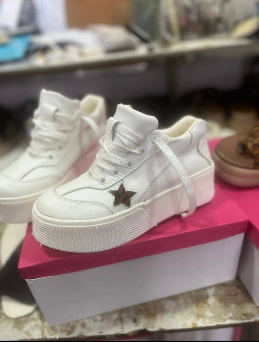 Women's White Leather Star Sneaker