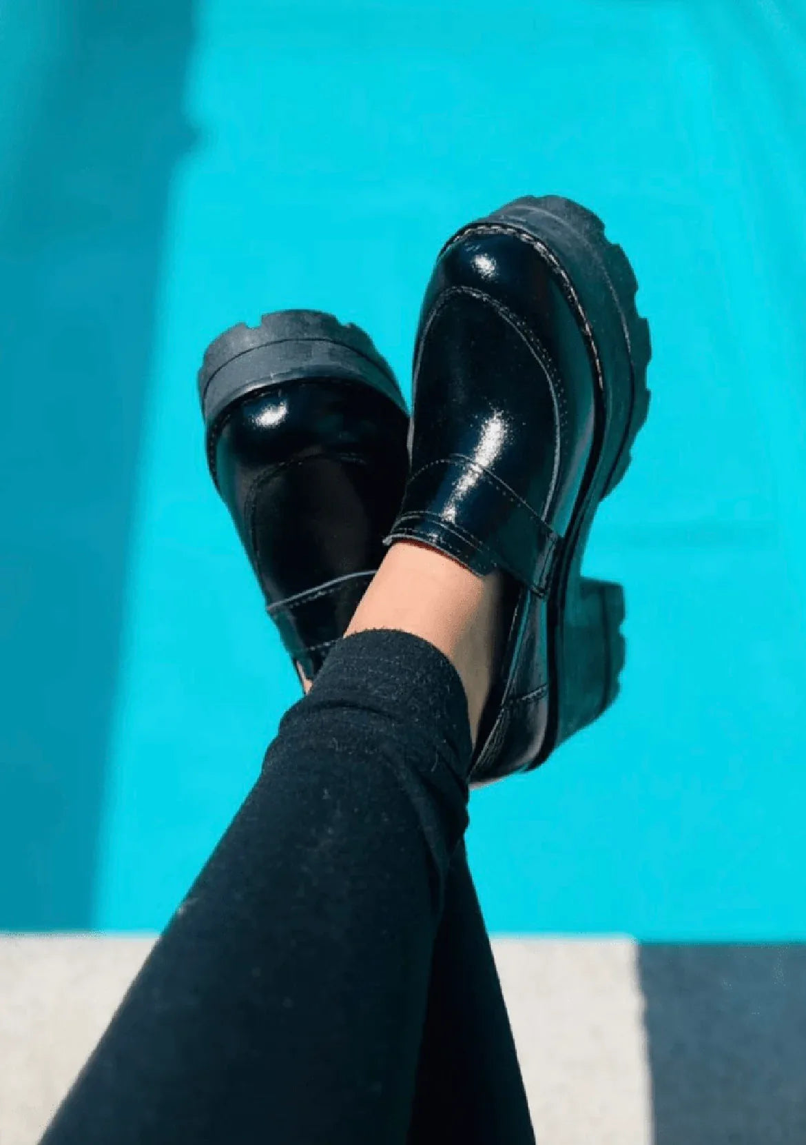 Zapato mocasin de cuero richato (charol) negro