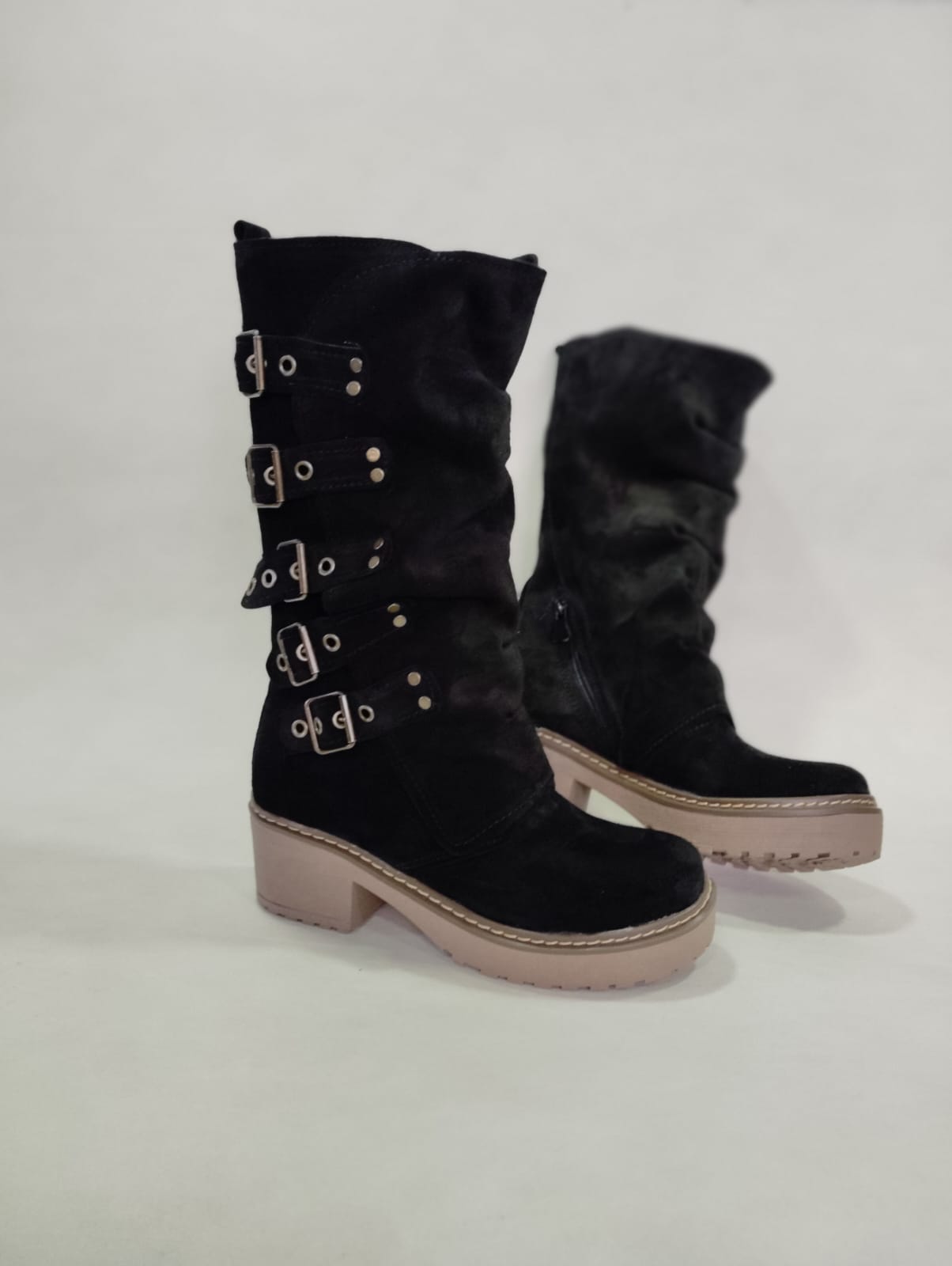 Bota perla cuero reno negro edición especial 35 cm 5 hebillas premium