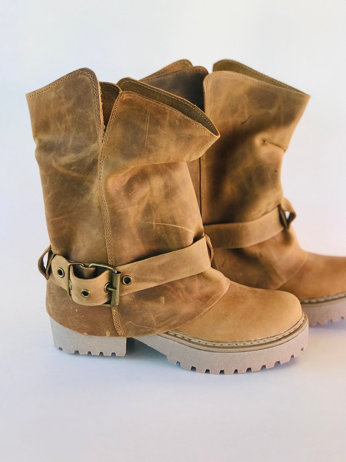 bota wallett camel