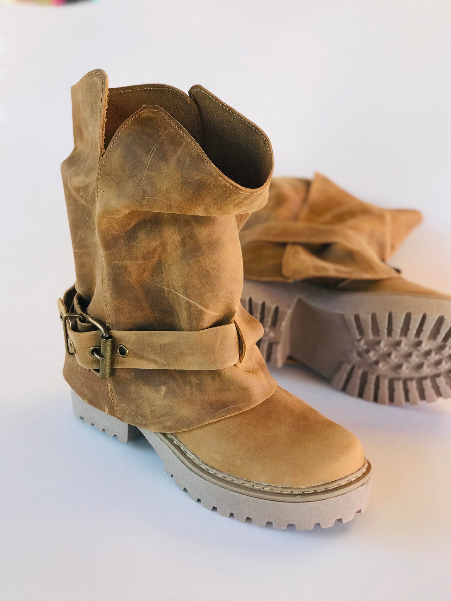 bota wallett camel