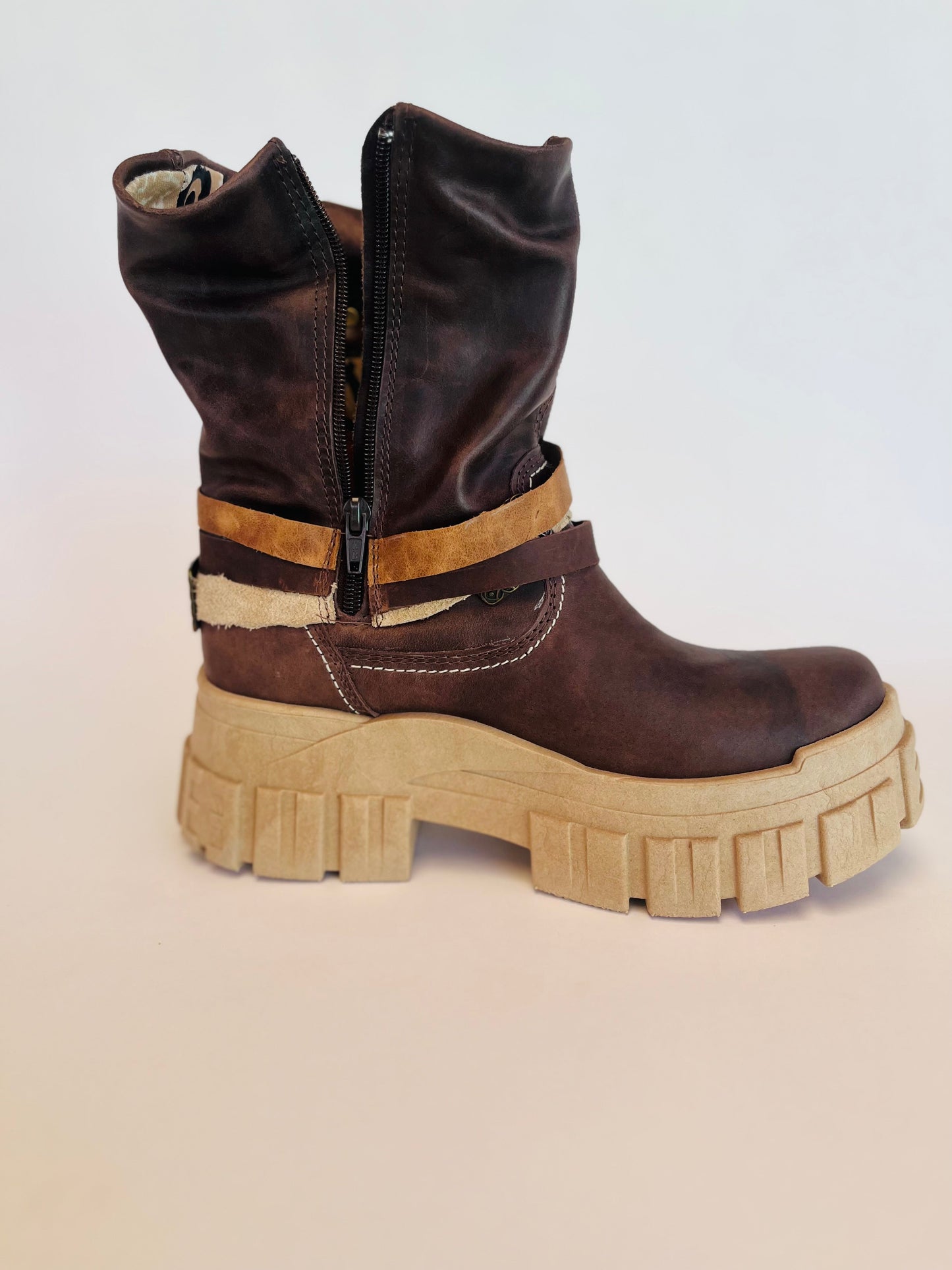 Bota Corta Cuero Liso Moro Tanke Mujer - Cierre Interior Acolchada - juanfranko zapatos