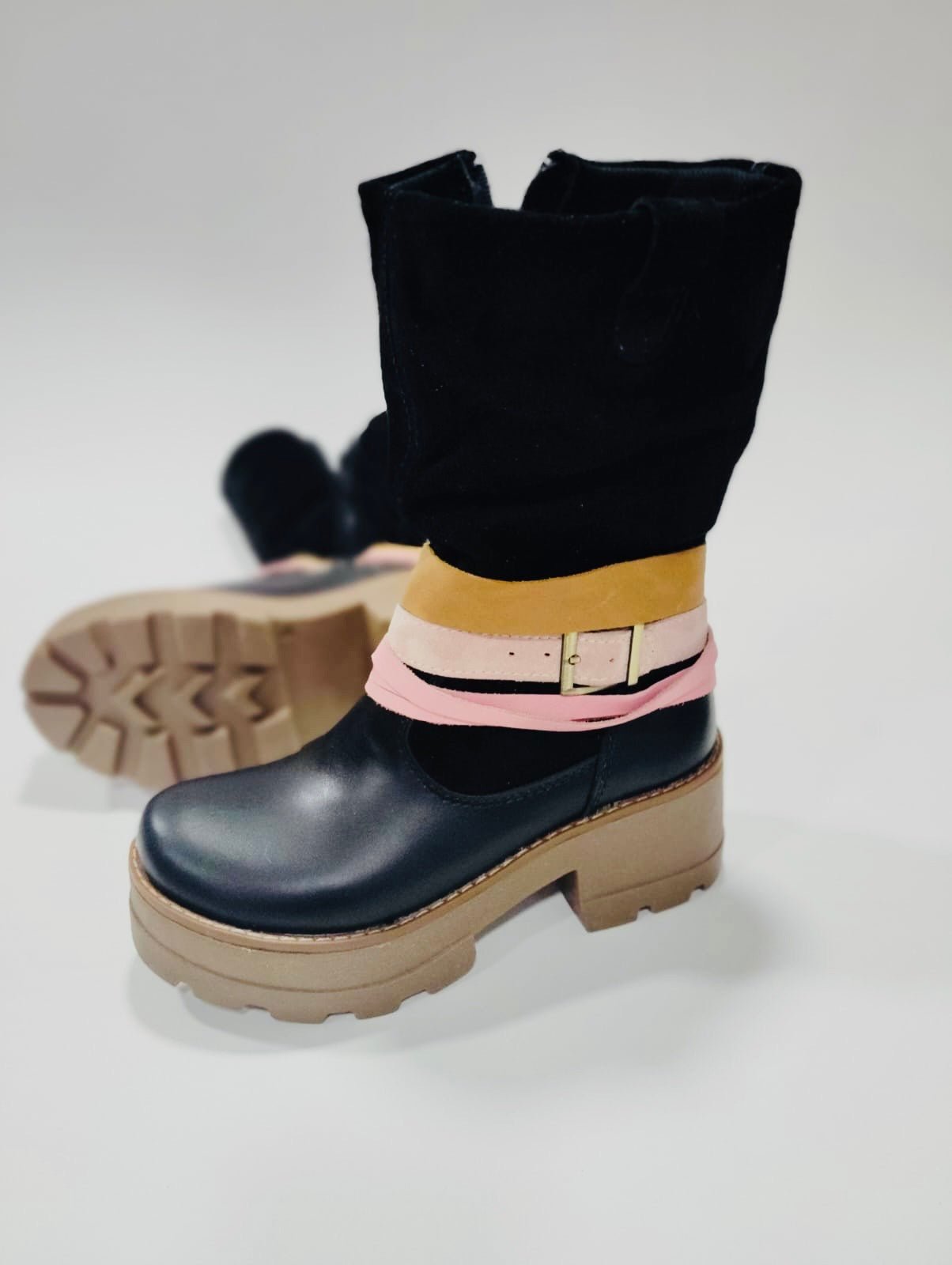 Bota cuero liso caña reno correas rosa pastel - juanfranko zapatos