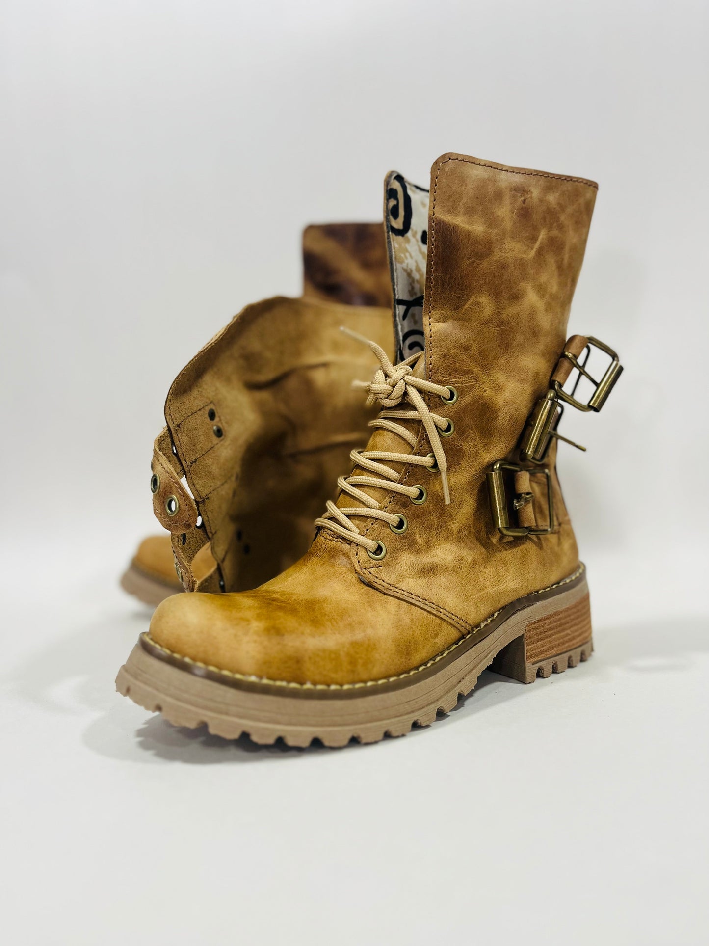 Bota Cuero Perla Óxido - Hebillas Envejecidas Vintage - juanfranko zapatos