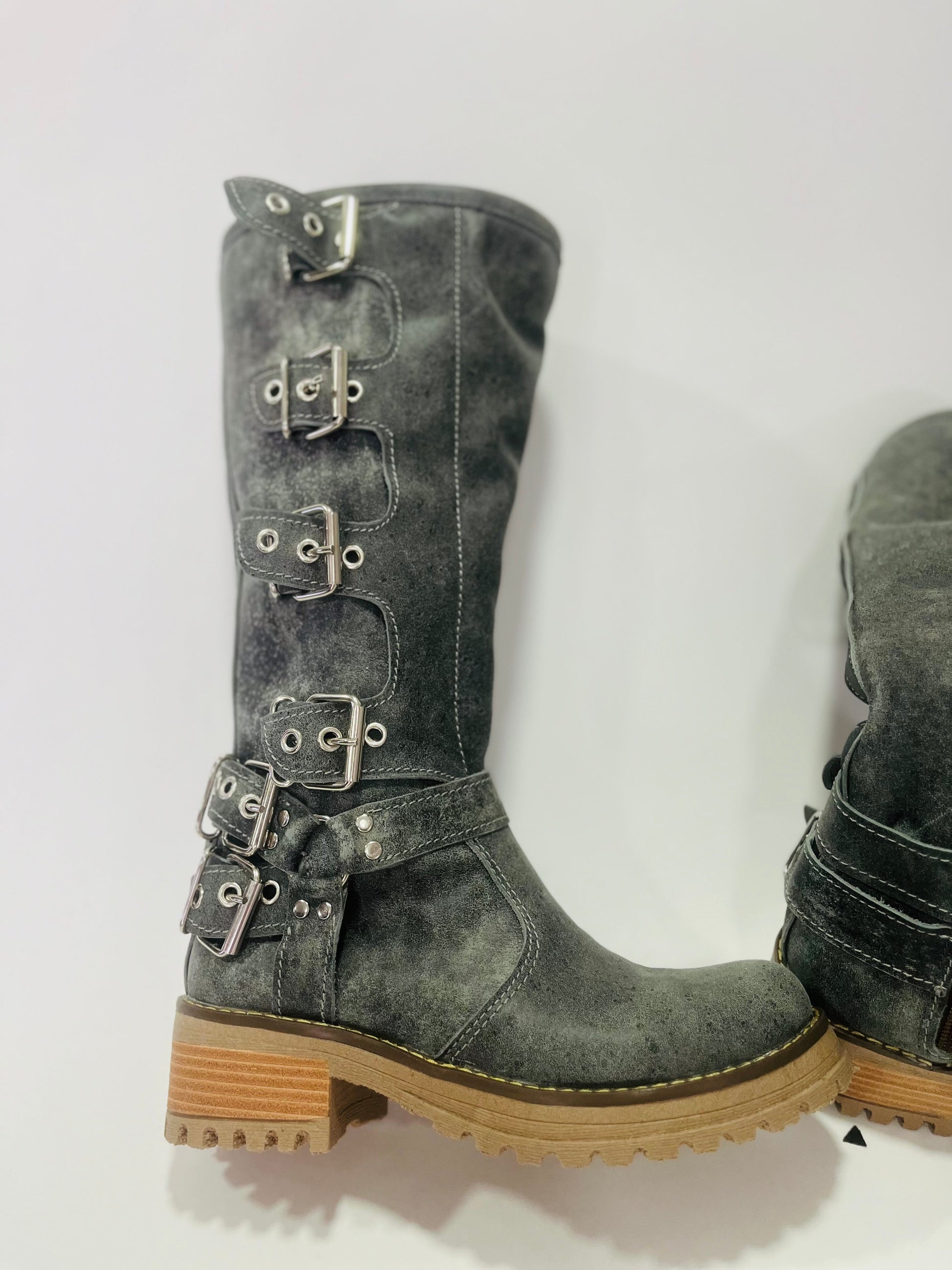 Bota de cuero griss 4 hebillas - juanfranko zapatos