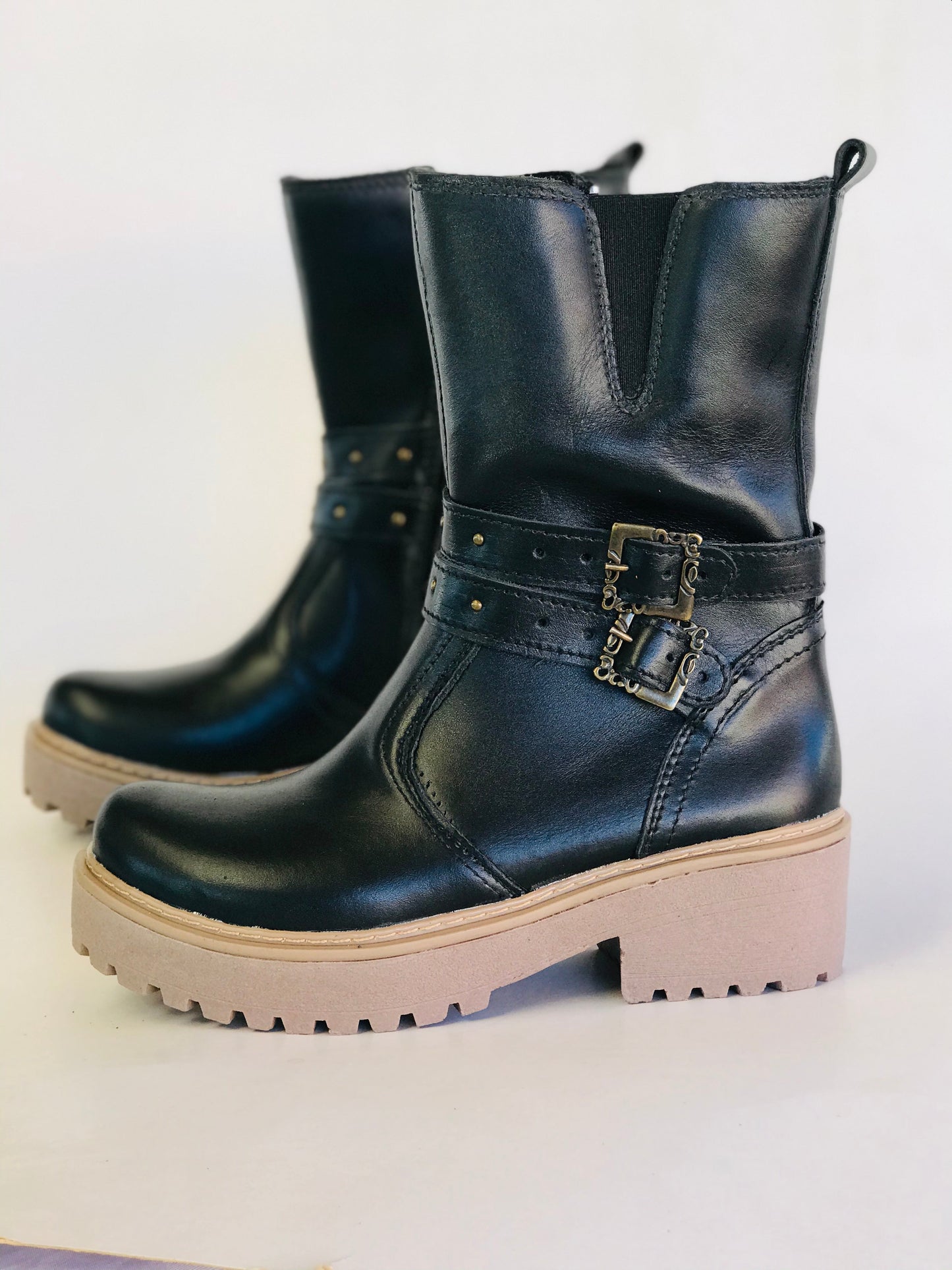 Bota de cuero mujer corta antonella - juanfranko zapatos