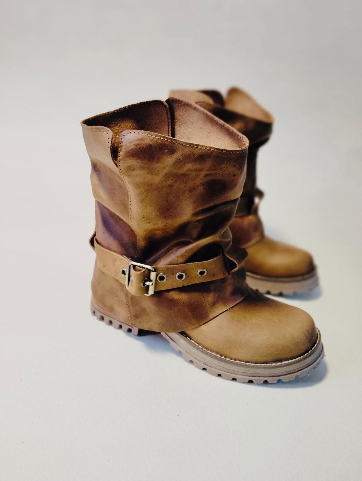 bota de cuero wallett camel - juanfranko zapatos