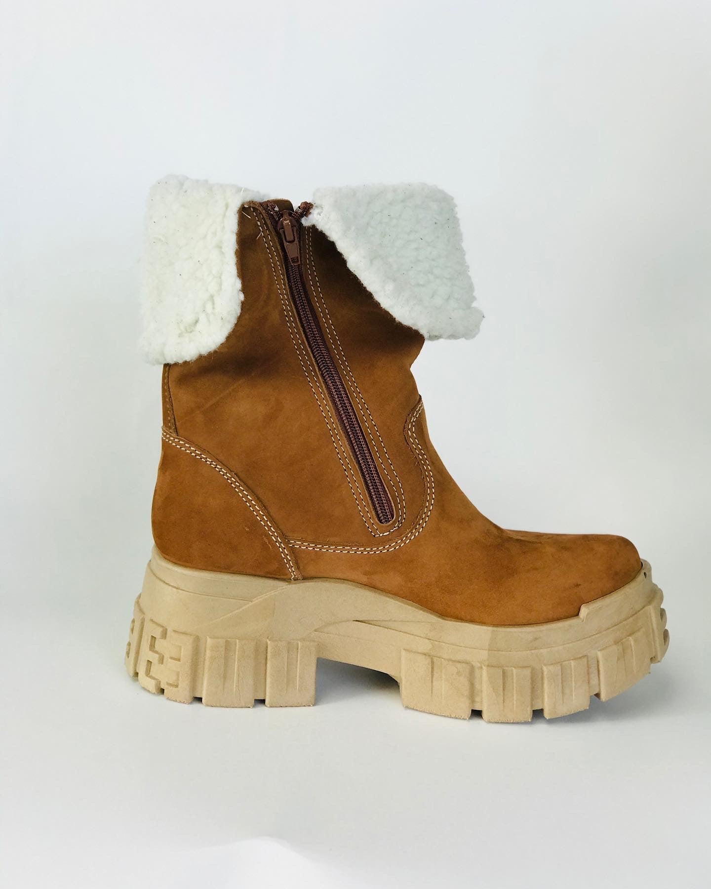 Botas de Cuero Mujer Nobuck con Forro - Cálidas y Cómodas - juanfranko zapatos