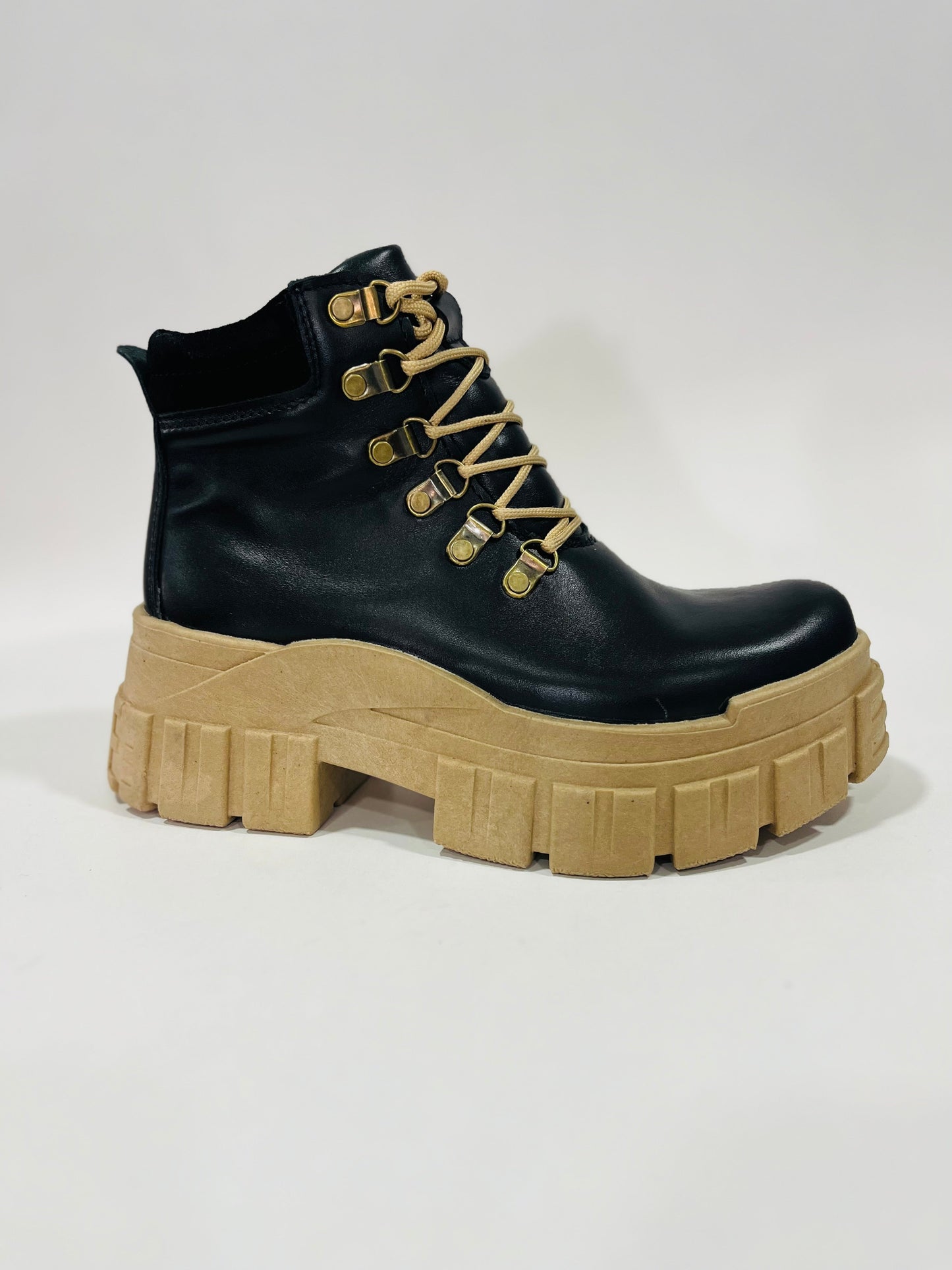 Botin cuero liso t\tanque negro - juanfranko zapatos