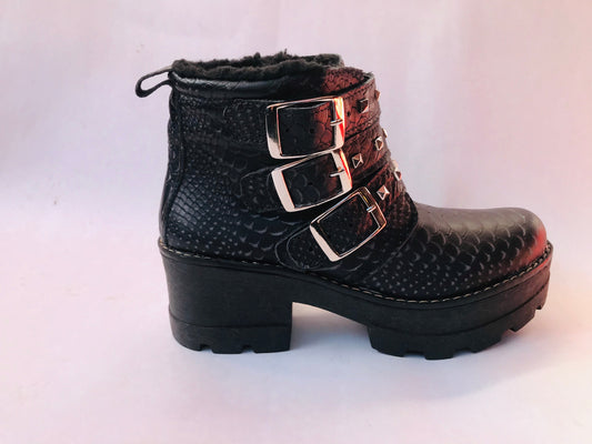 Botin cuero reptil negro - juanfranko zapatos