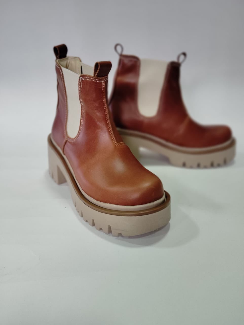 Botín de cuero Chelsea oxido - juanfranko zapatos