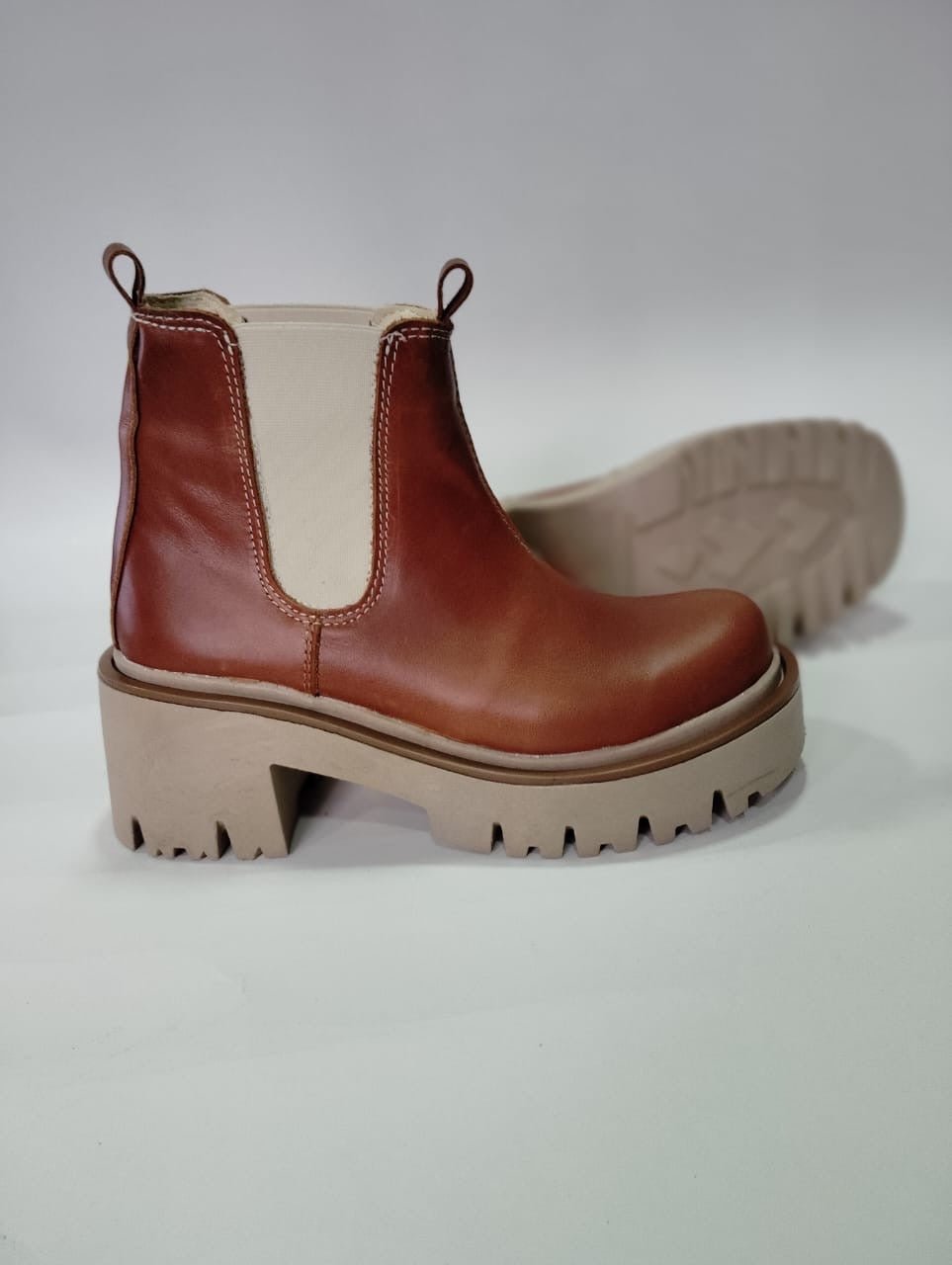 Botín de cuero Chelsea oxido - juanfranko zapatos